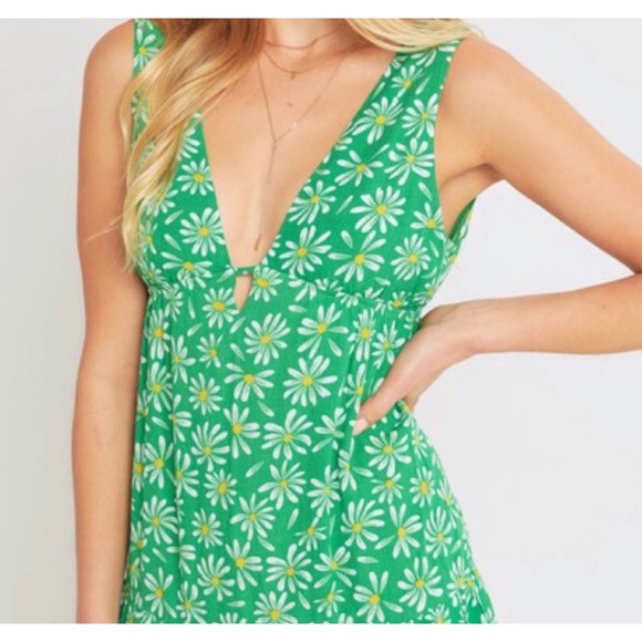 V Neck Kelly Green Daisy Print Ruffle Dress - Picture 6 of 6